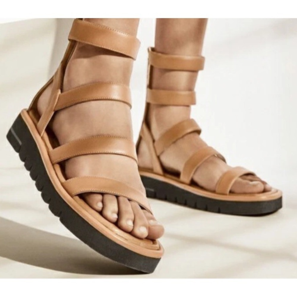 EUC STUART WEITZMAN Gala Lift Gladiator Back Zip Sandals Tan‎ size 6  Grecian